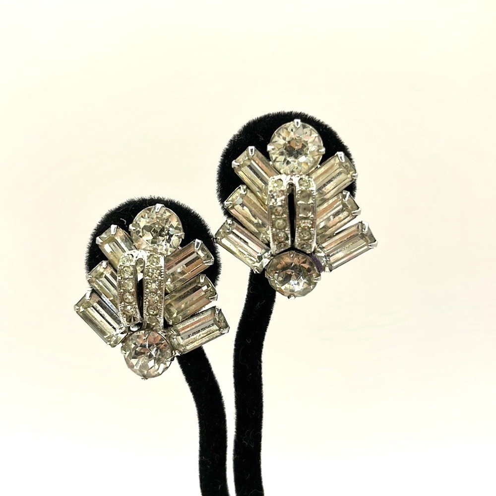 Eisenberg  Crystal Clear Rhinestone Clip On Earrings Vintage 🌸